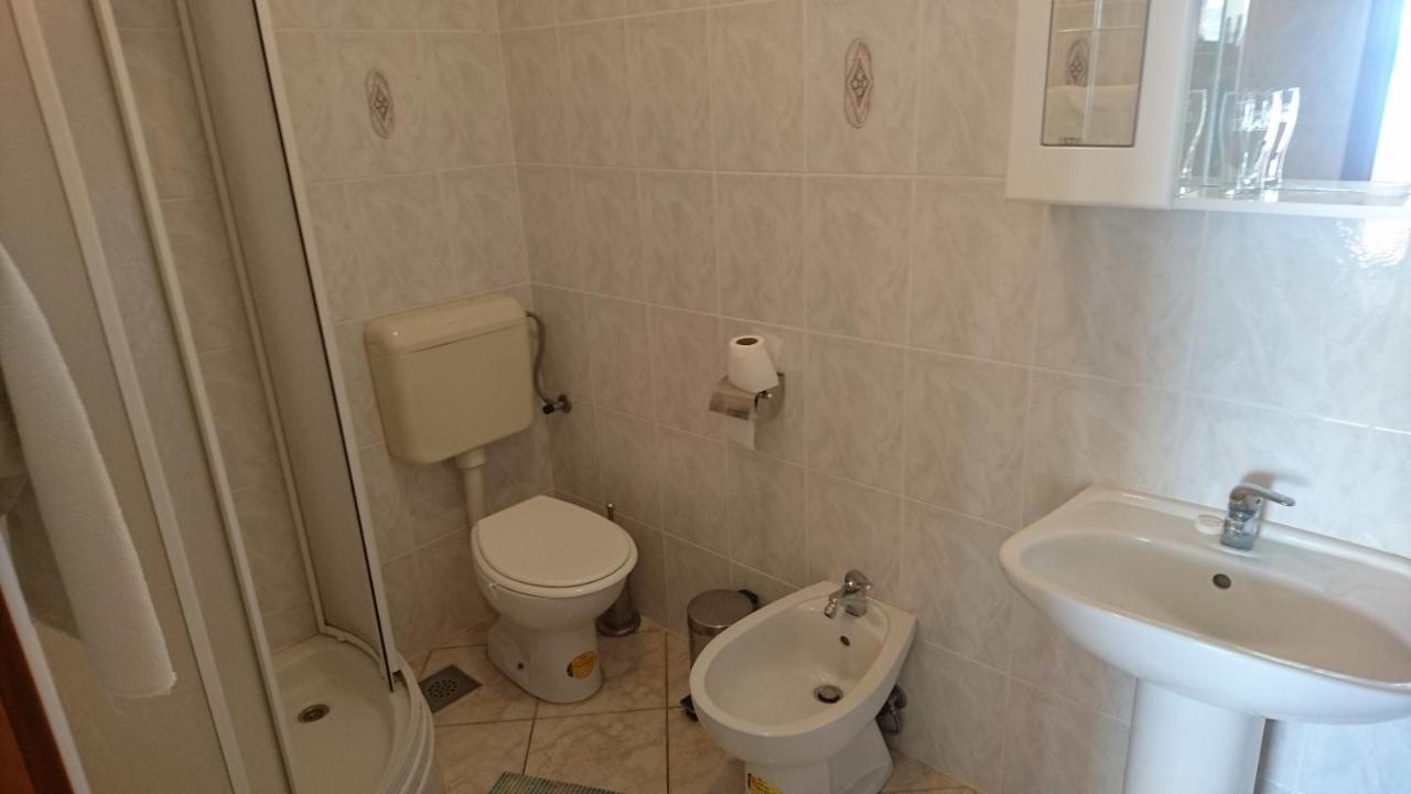 Restoran Sirena Bed & Breakfast Dramalj Ngoại thất bức ảnh
