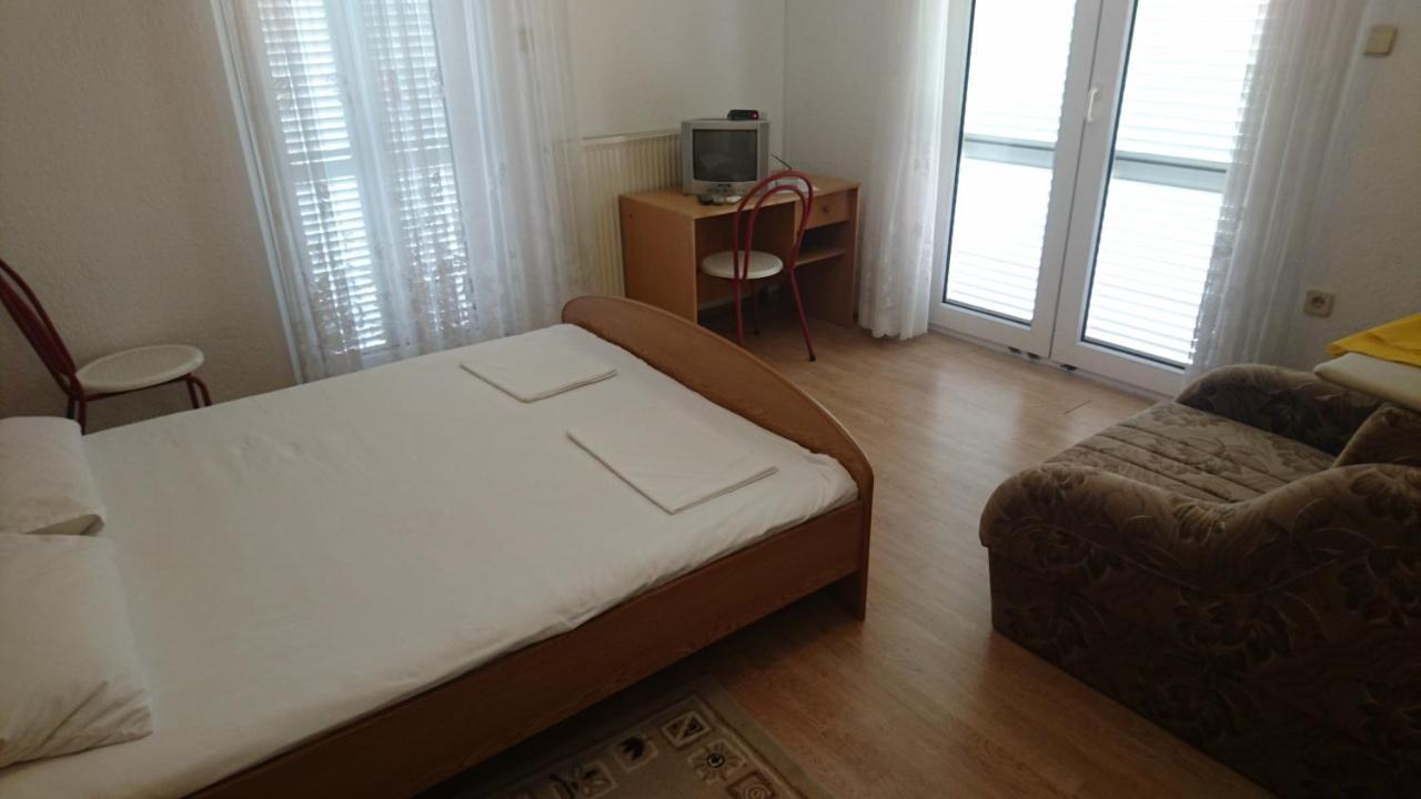 Restoran Sirena Bed & Breakfast Dramalj Ngoại thất bức ảnh